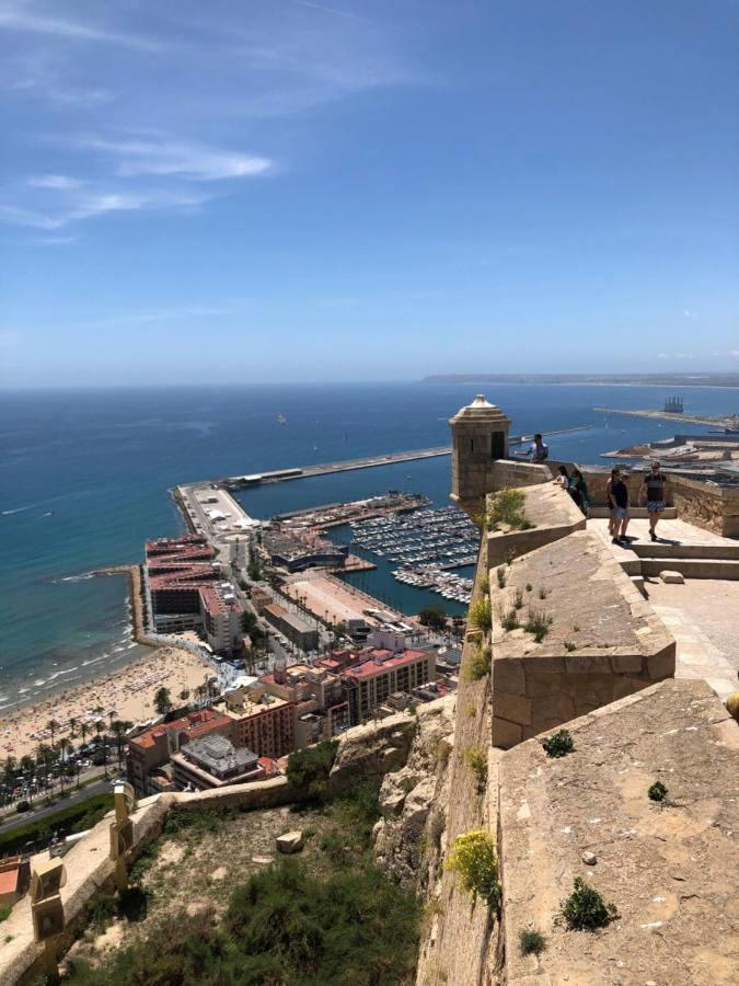 Calle San Carlos 132 Alicante Esterno foto