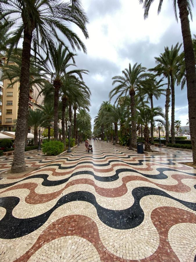 Calle San Carlos 132 Alicante Esterno foto